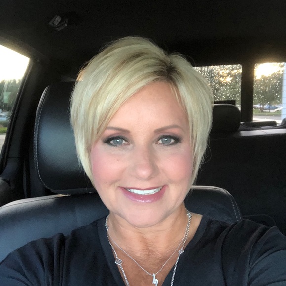 Meet your Posher, Georgina - Picture 2 of 2